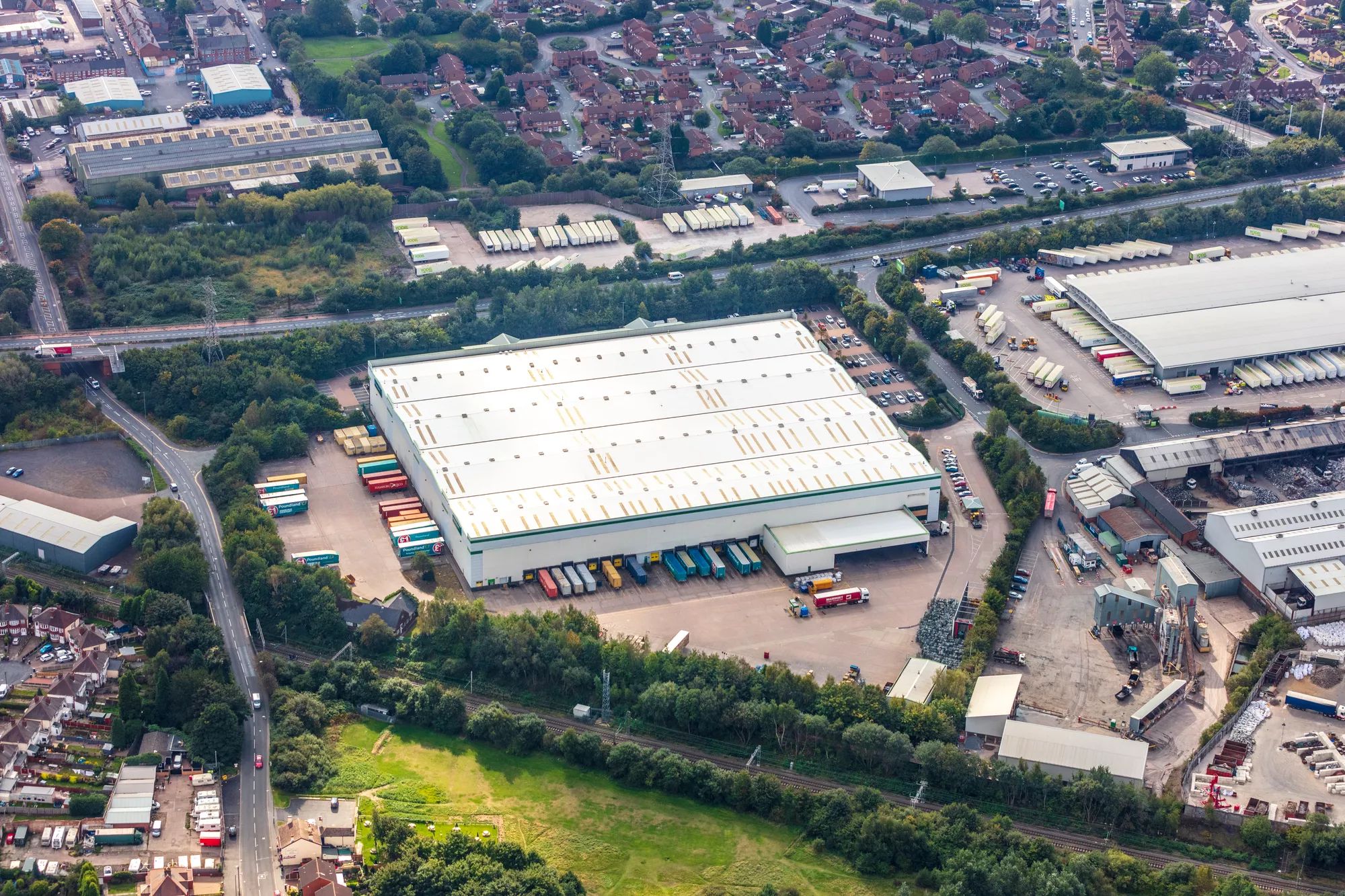 Rent a warehouse in Version Park, Willenhall Logicor